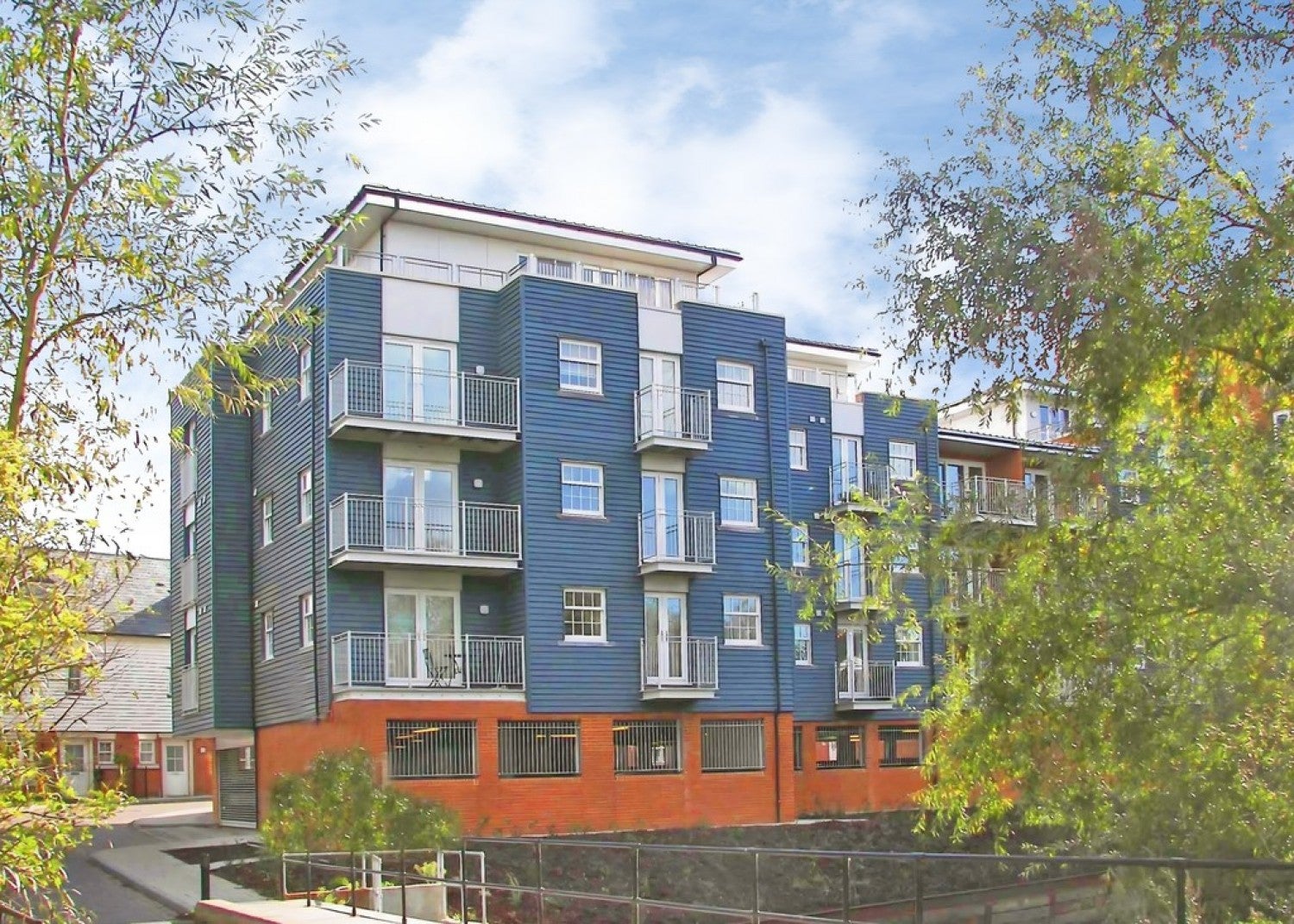 Flat Weir Court in Canterbury