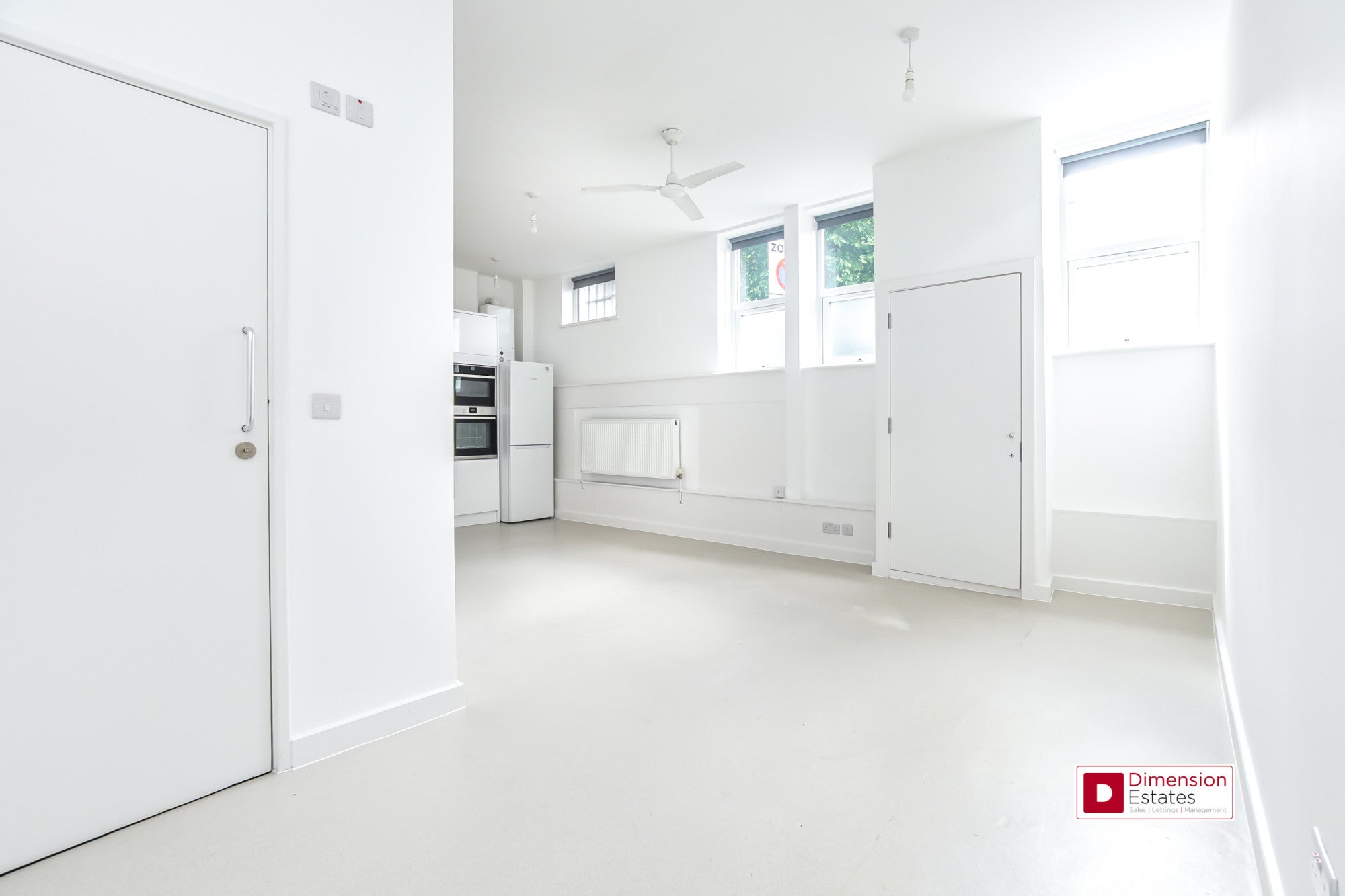 Flat Norfolk Avenue in Greater London