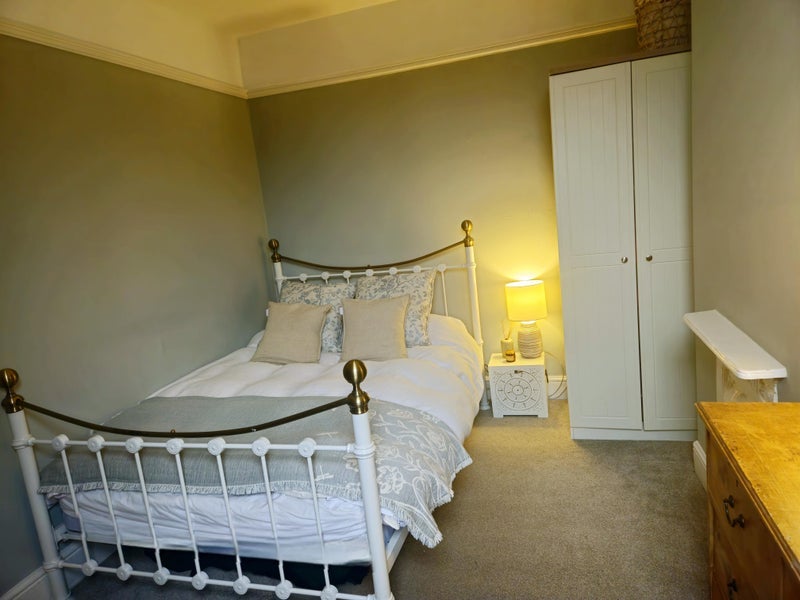 Room Moyeady Avenue in Rugby