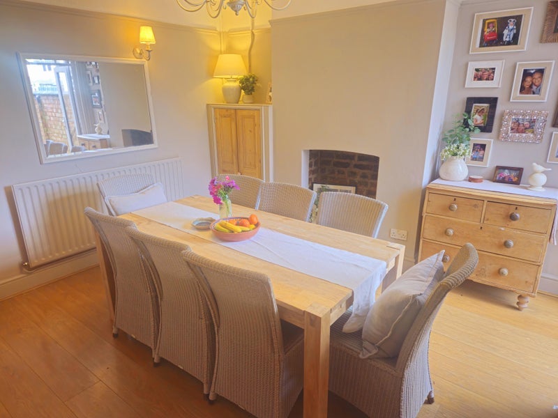 Room Moyeady Avenue in Rugby