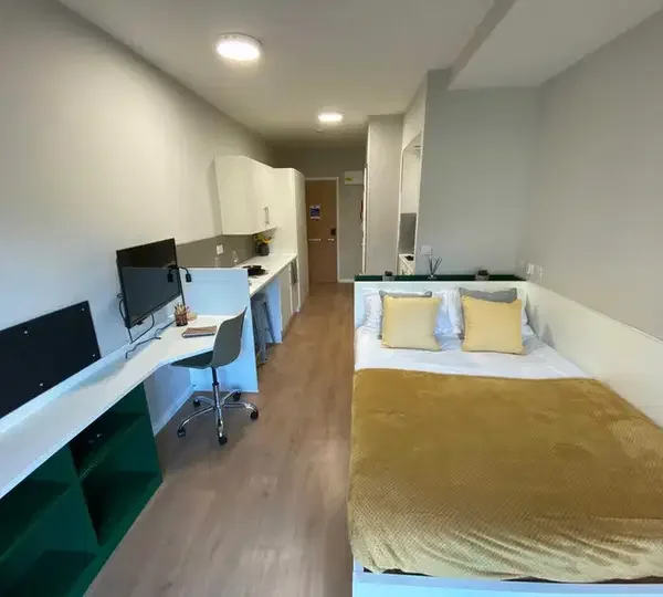 Flat Brougham Hayes in Bath