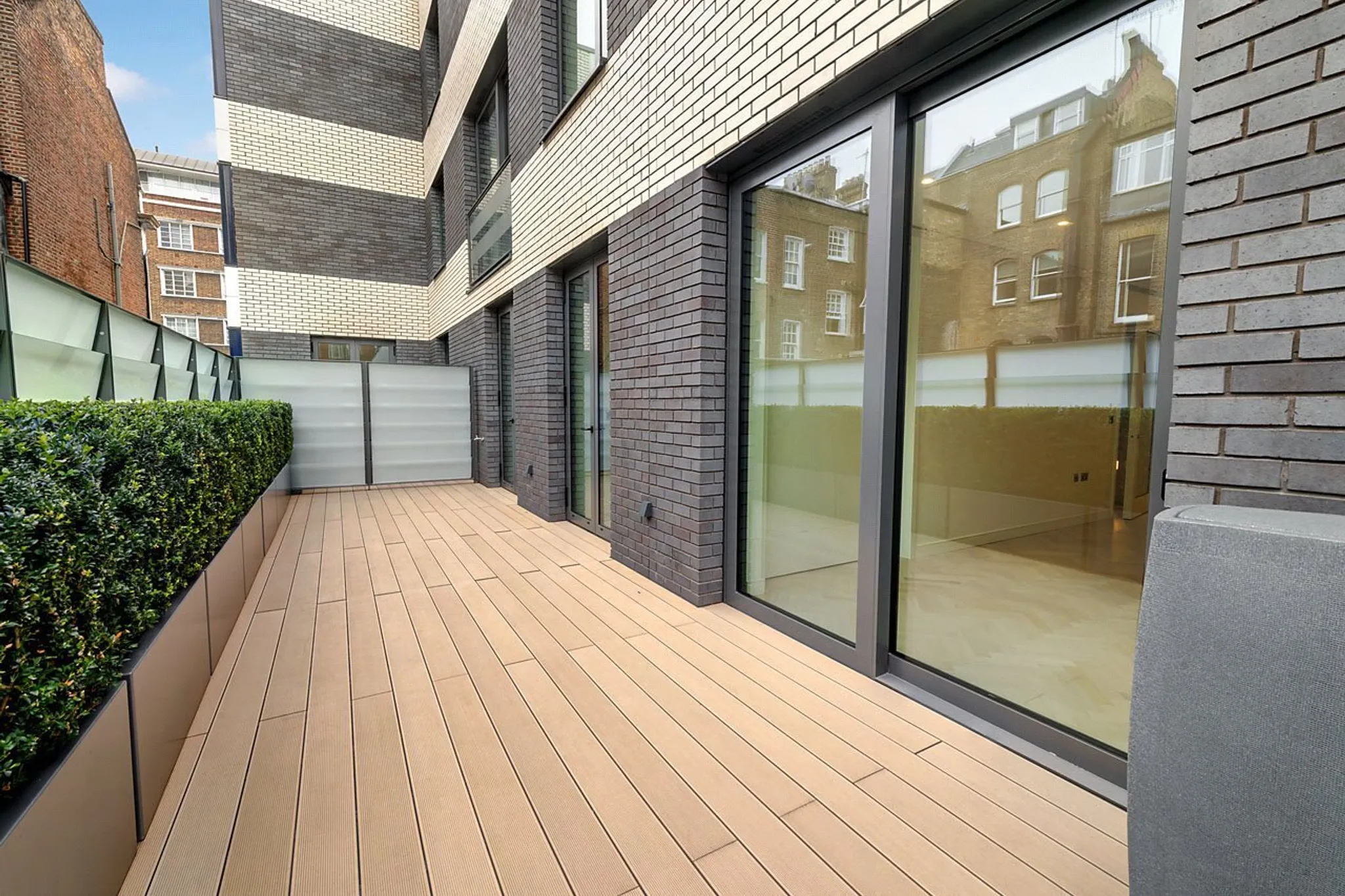 Flat Queensway in City of Westminster
