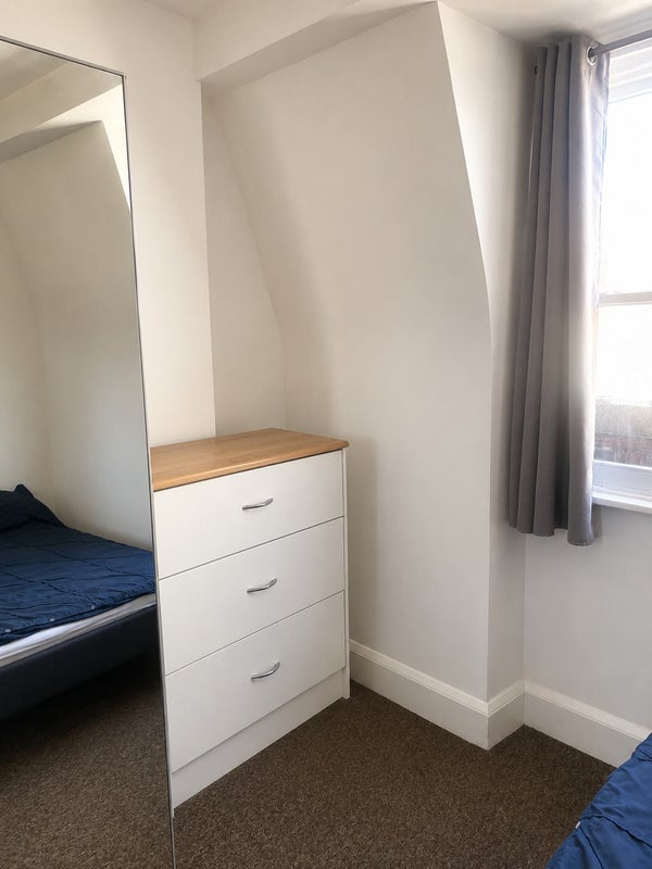 Room Orsman Road in Greater London