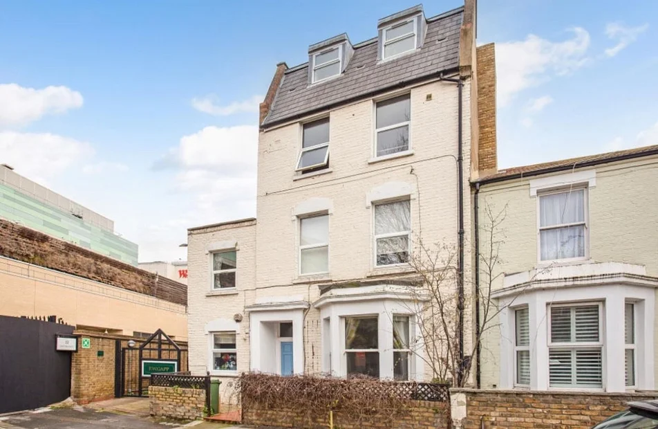 House Uxbridge Road in Greater London