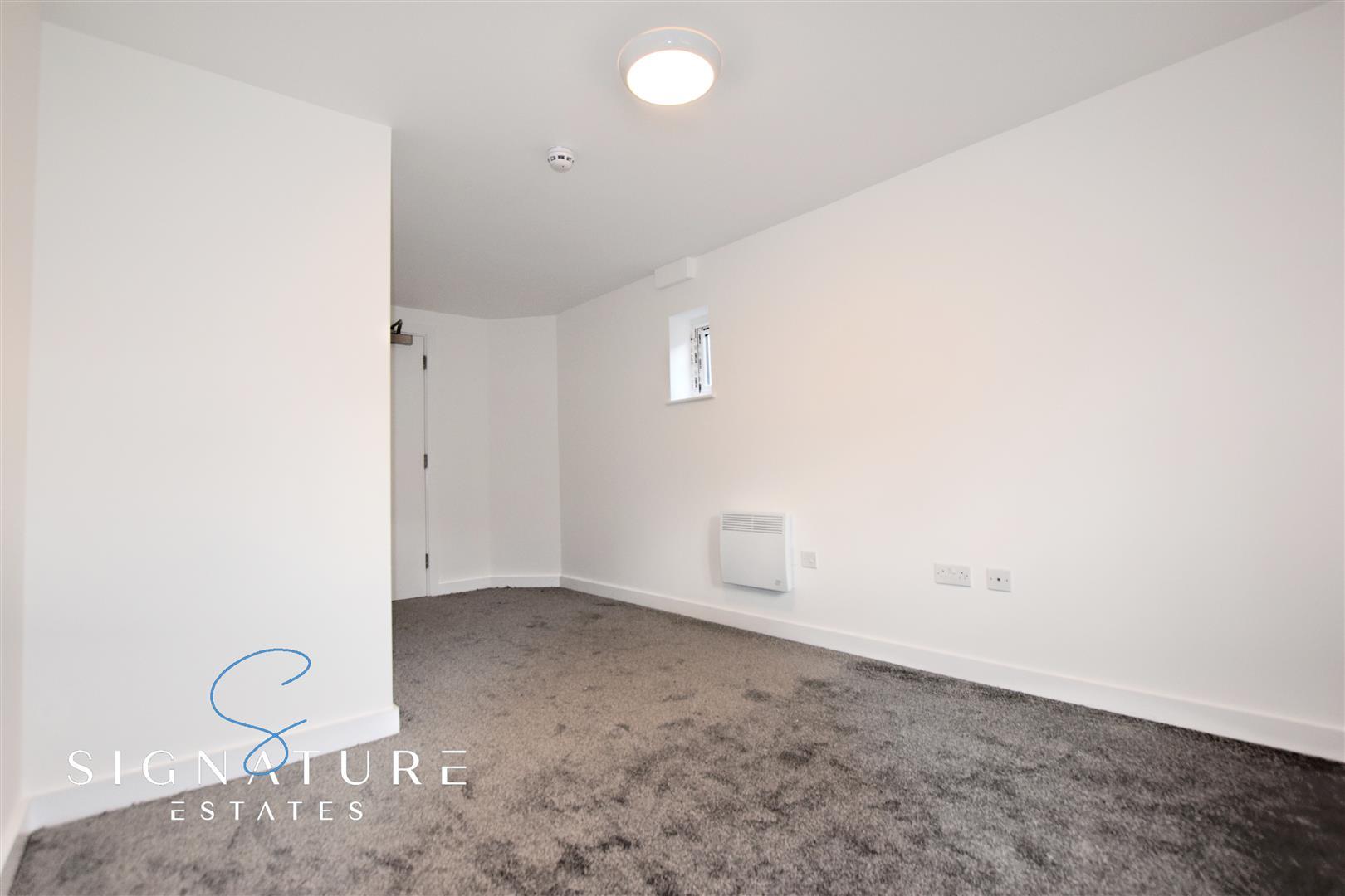 Room Gladstone Road in Watford