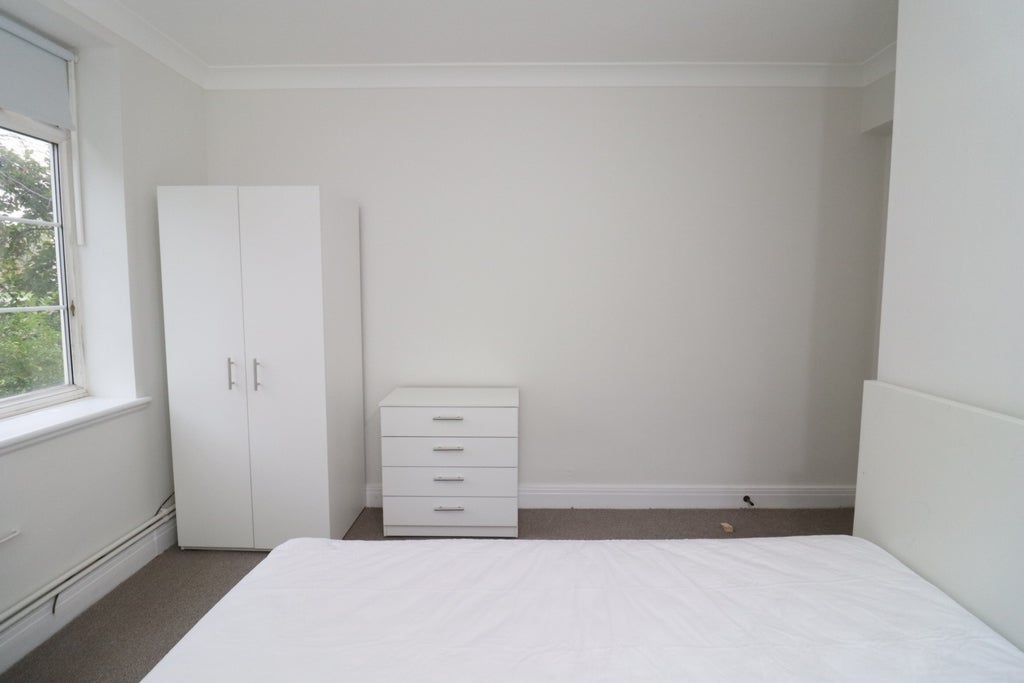 Room Globe Road in Greater London