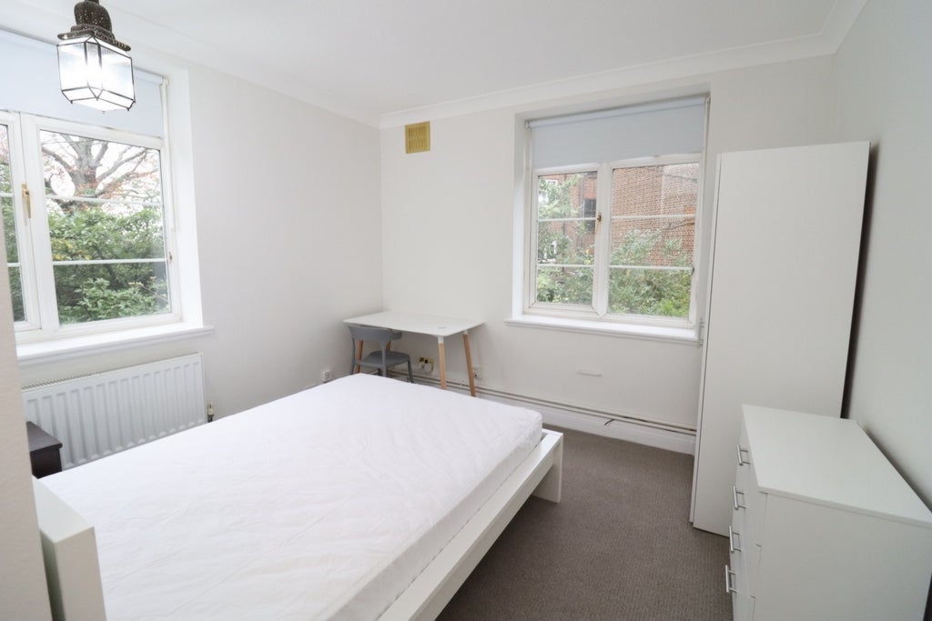 Room Globe Road in Greater London