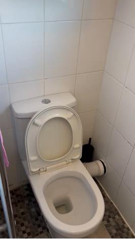 Room Greenford Road in Greater London