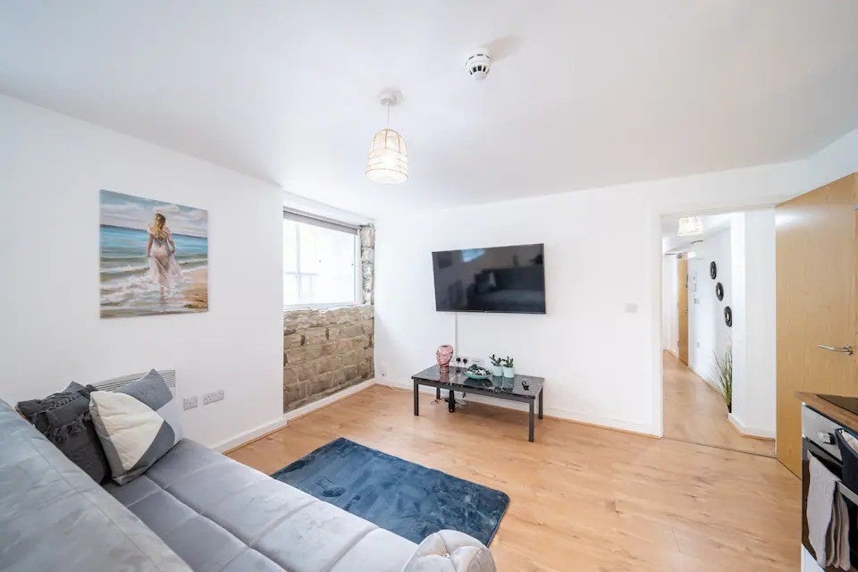 Flat Sandford Place in Leeds
