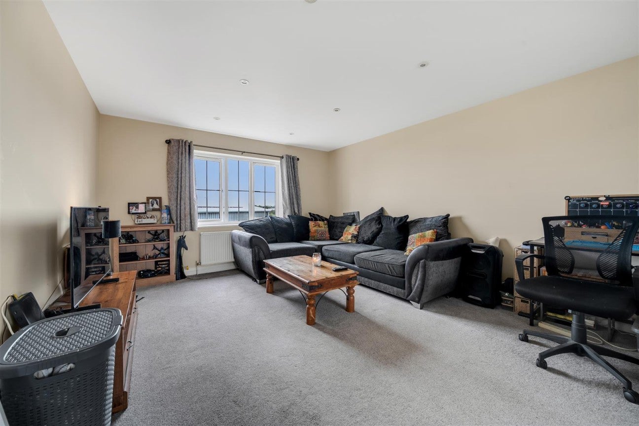 Flat Farwell Crescent in Chickerell