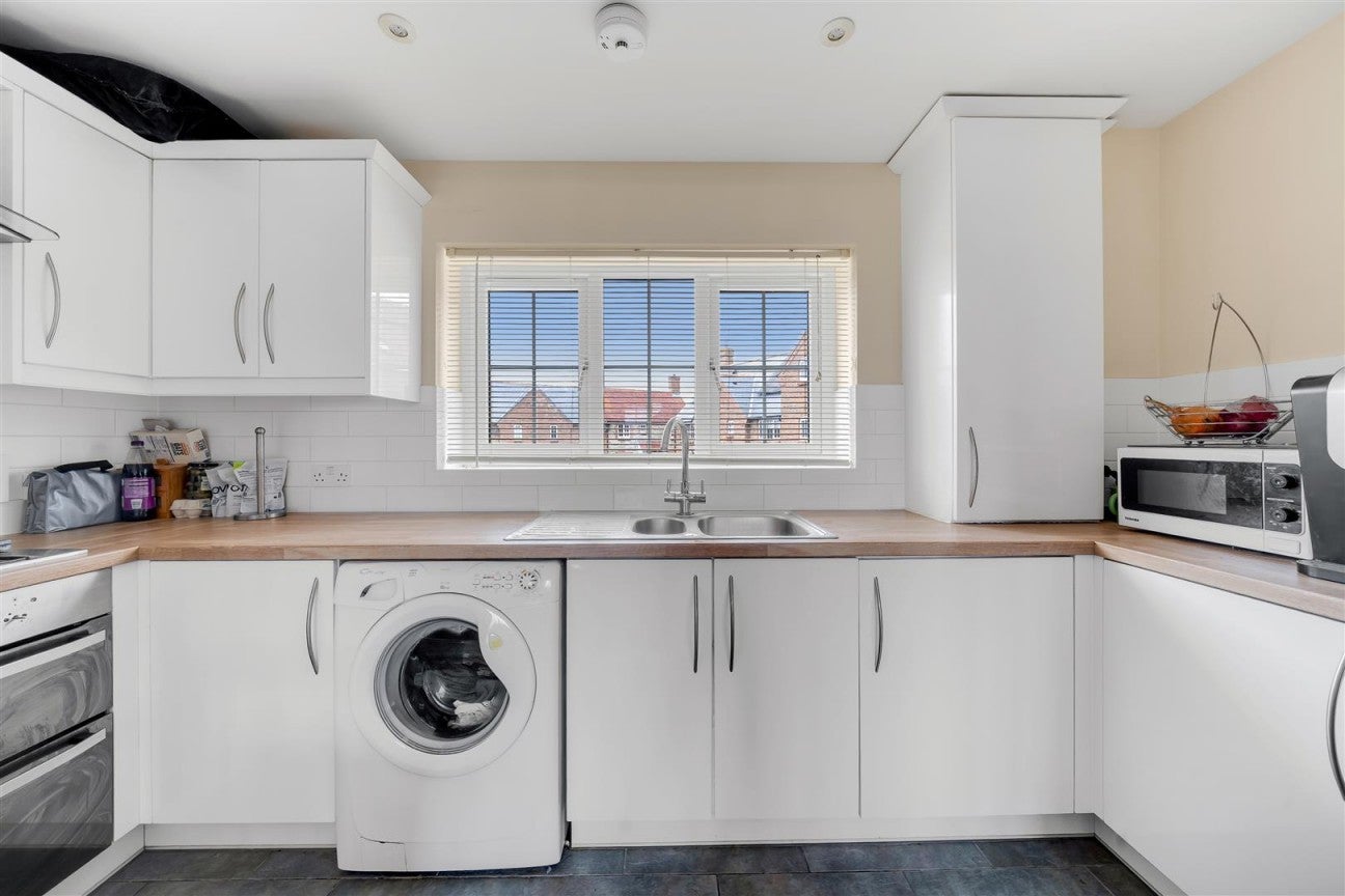 Flat Farwell Crescent in Chickerell