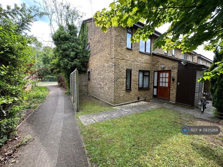 Flat Clarendon Close in Vale of White Horse