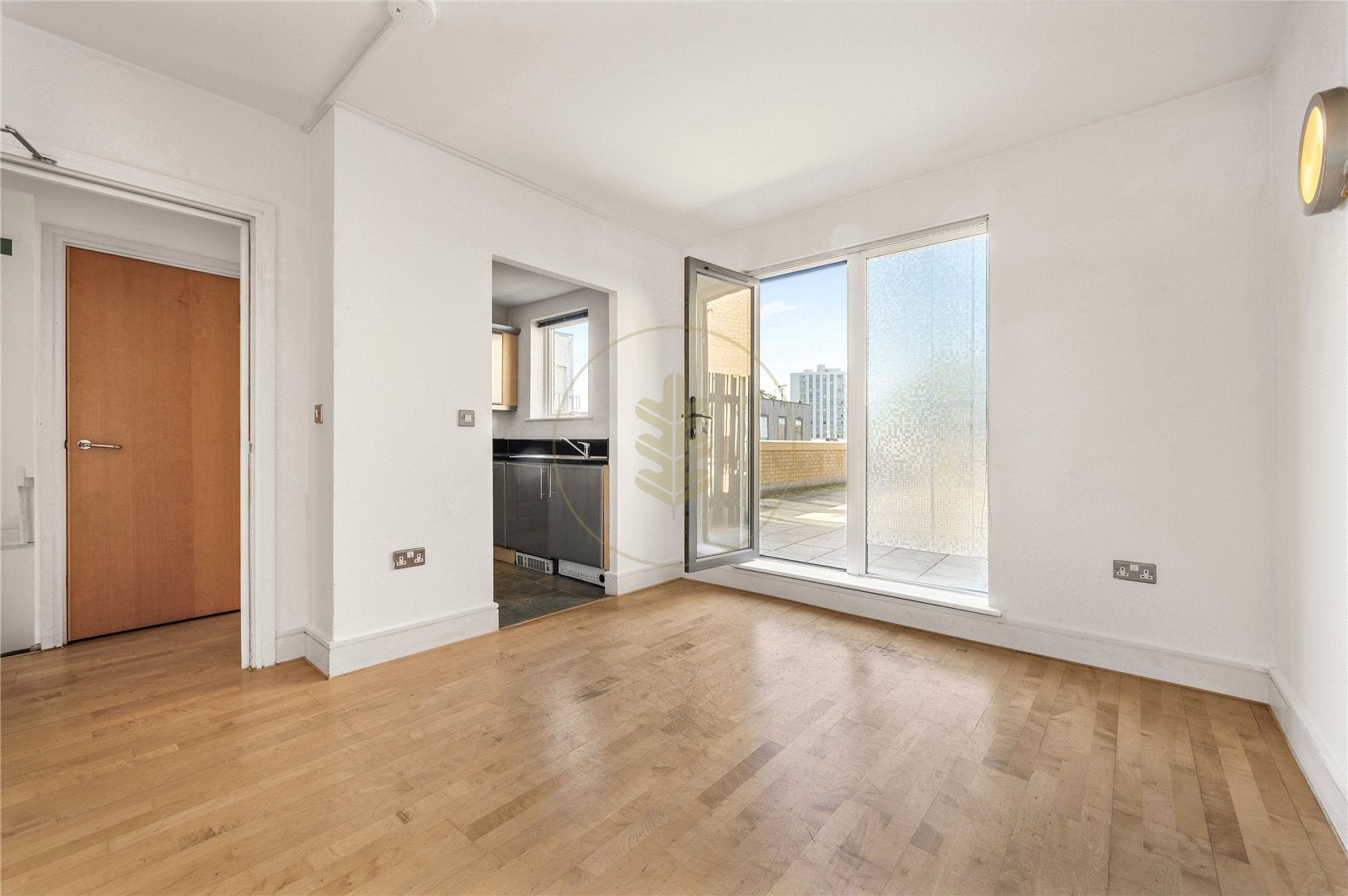 Flat Finchley Road in Greater London