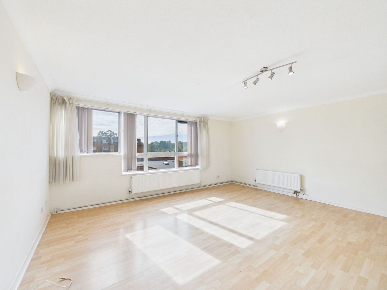 Flat Homefield Park in Greater London