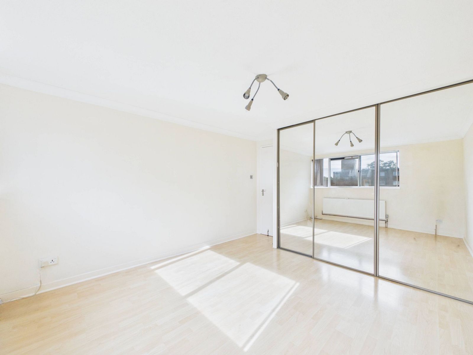 Flat Homefield Park in Greater London