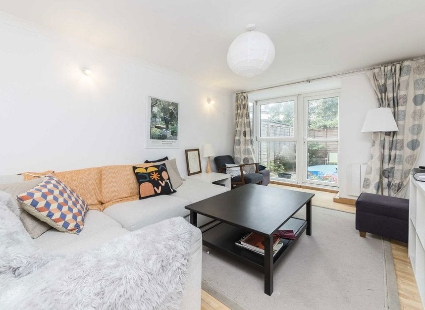 House Bakersfield in Greater London