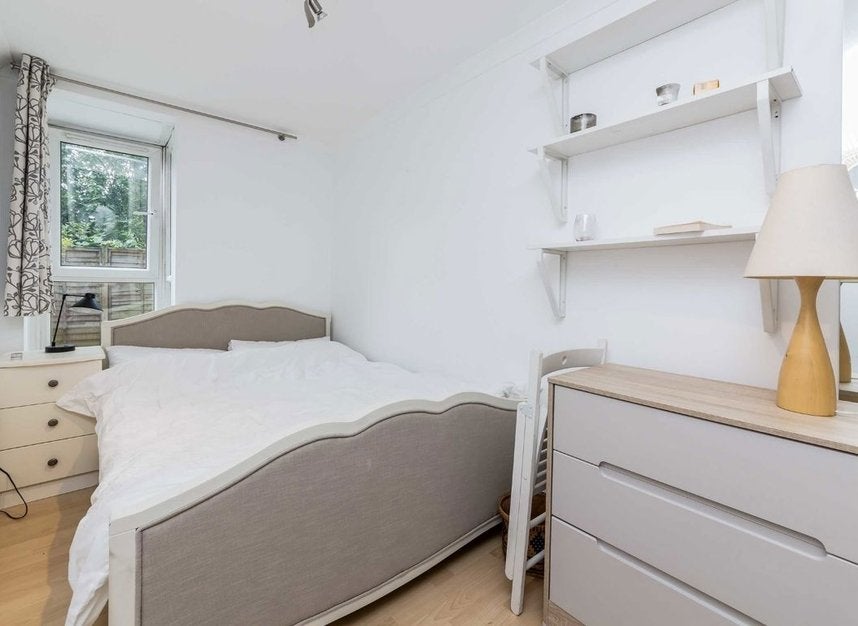 House Bakersfield in Greater London