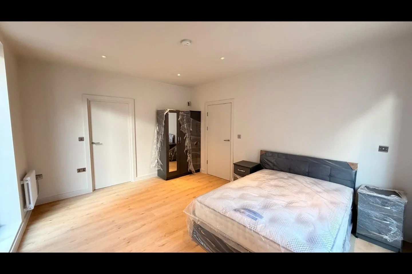 Flat Princelet Street in Greater London