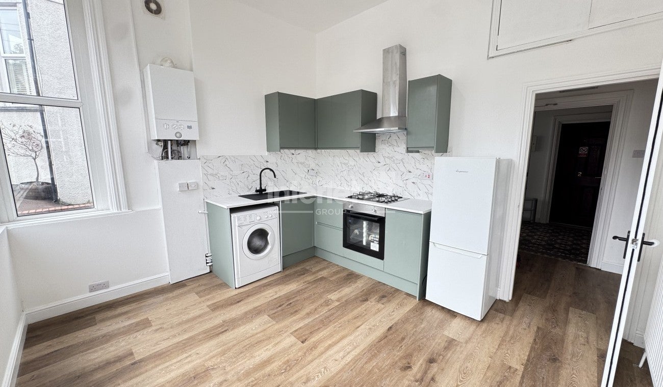 Flat Llanthewy Road in Newport