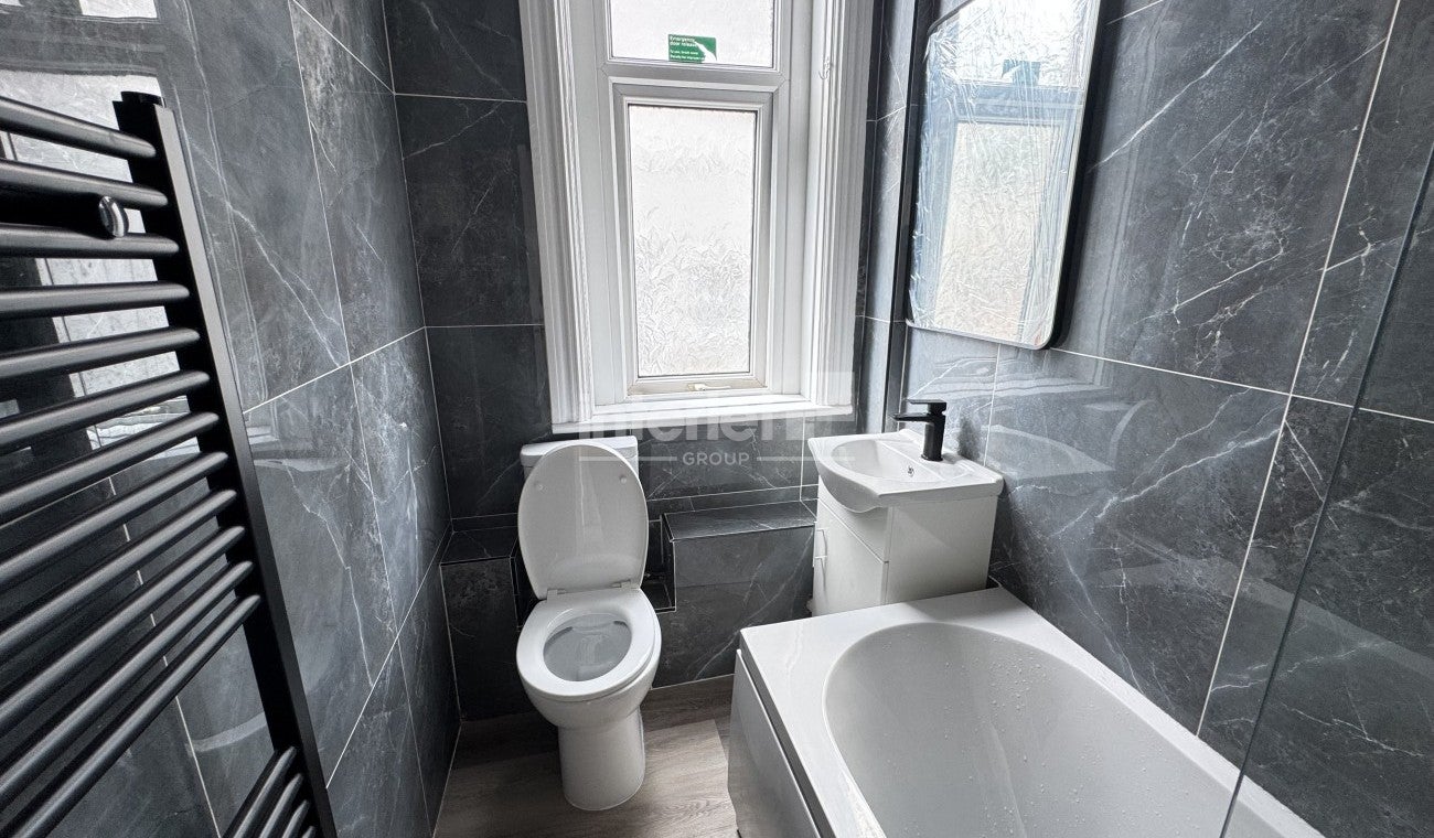 Flat Llanthewy Road in Newport