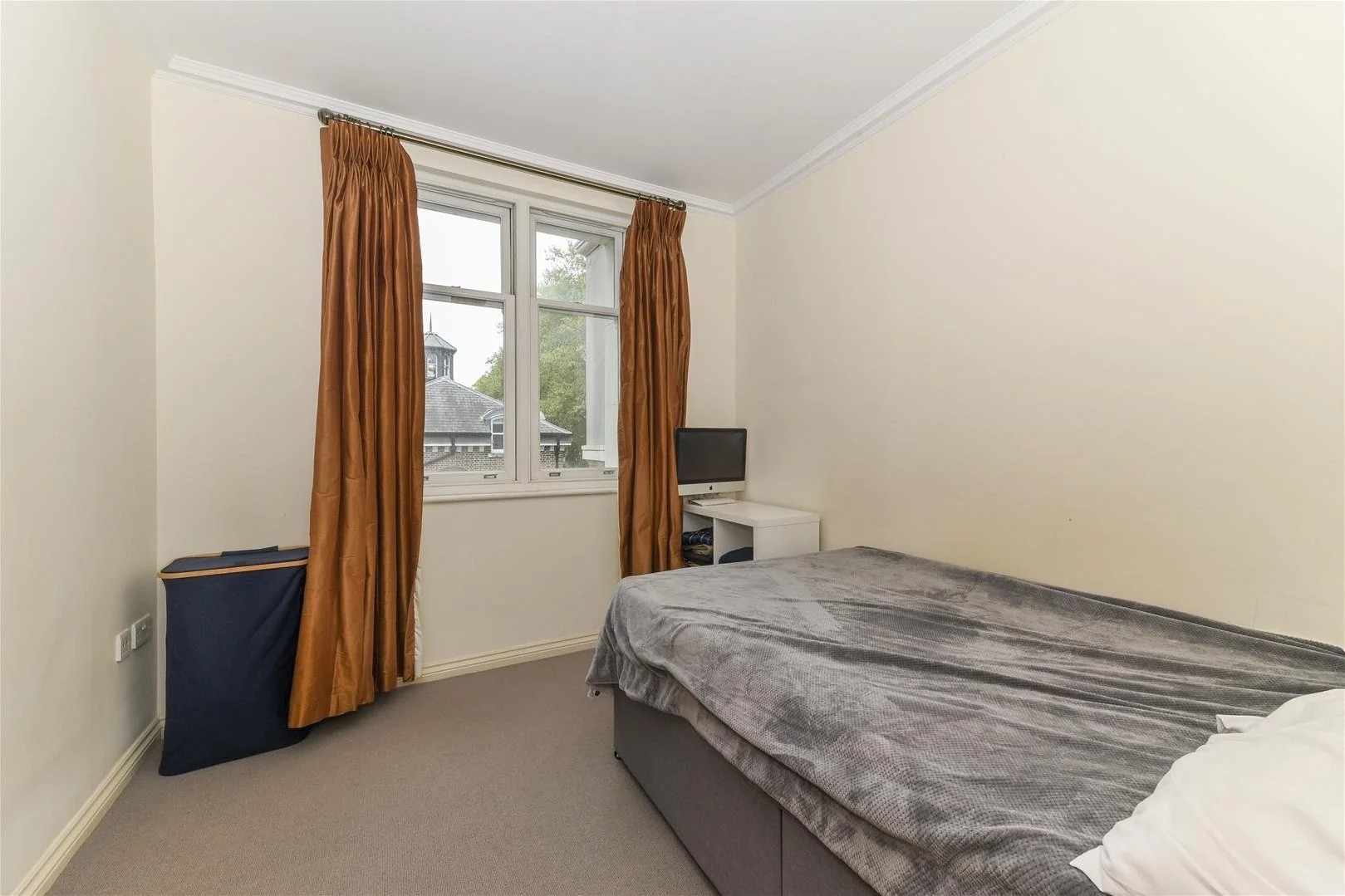 Flat Willow Place in City of Westminster