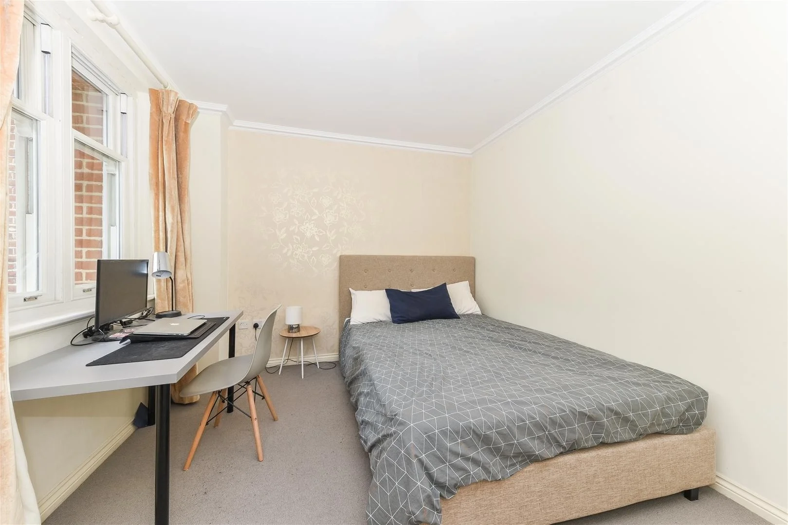 Flat Willow Place in City of Westminster