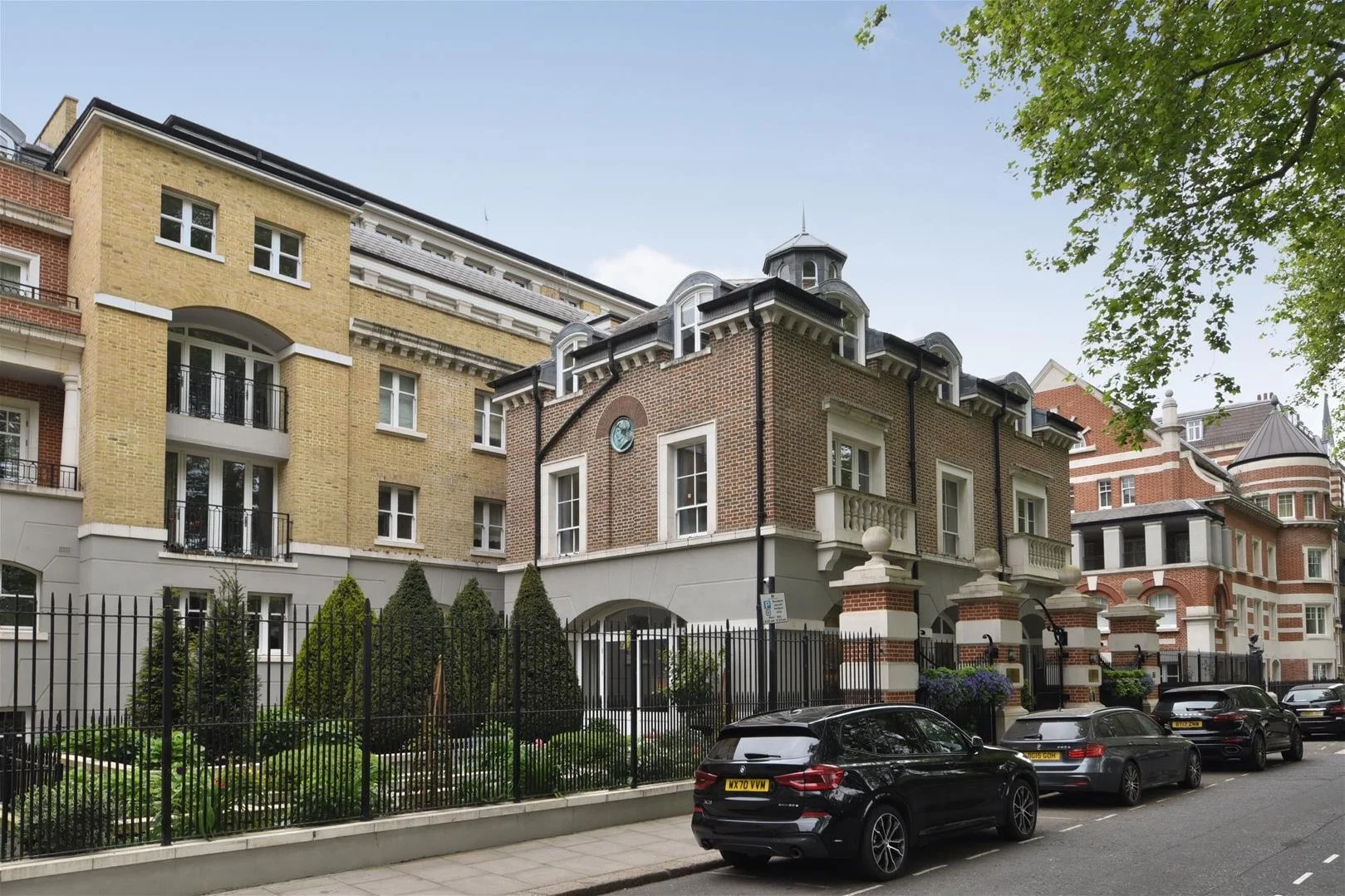 Flat Willow Place in City of Westminster