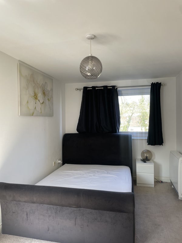 Flat Watney Close in Greater London