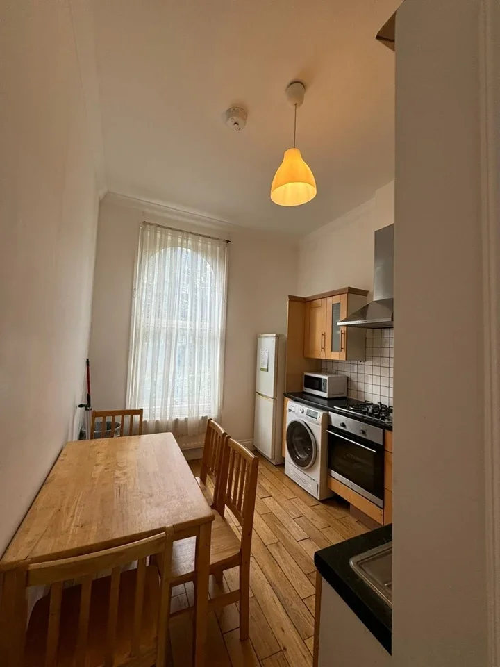 Flat Haverstock Hill in Greater London