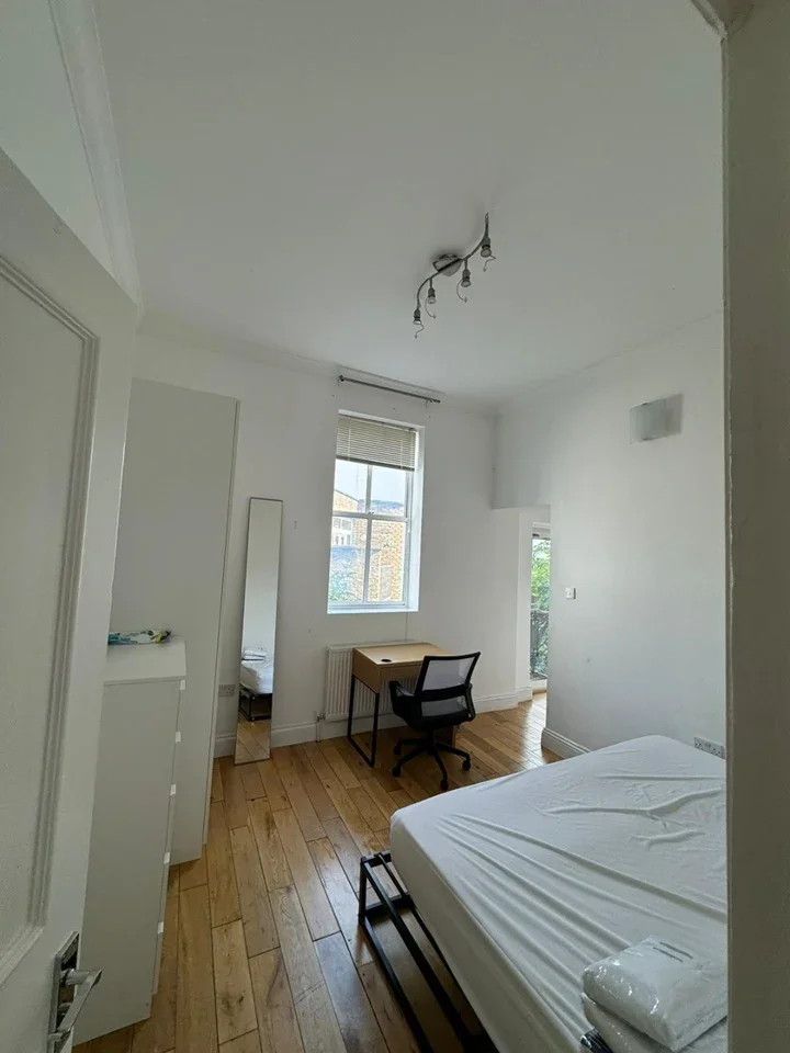 Flat Haverstock Hill in Greater London