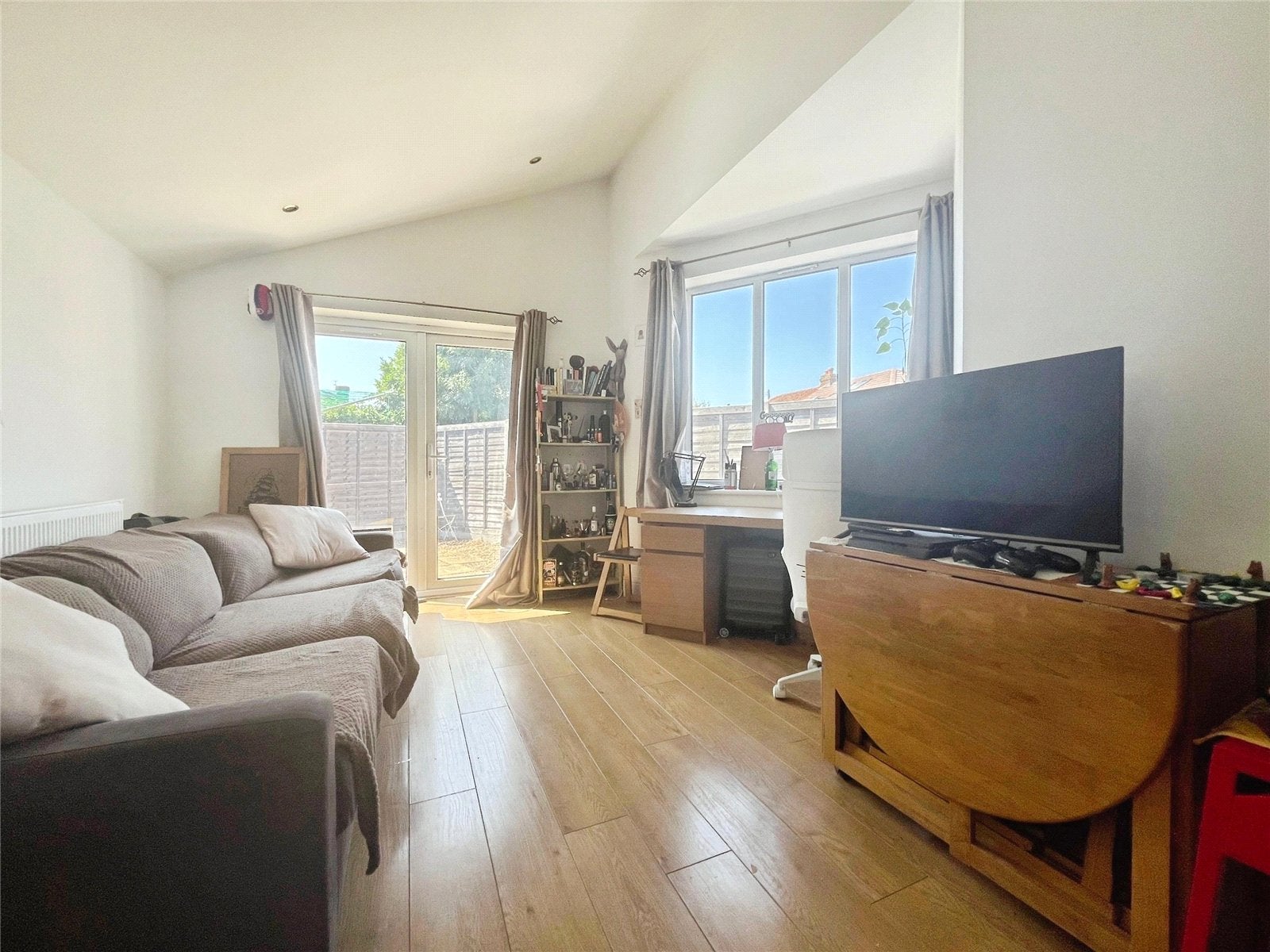 Flat Willson Road in Borough of Runnymede