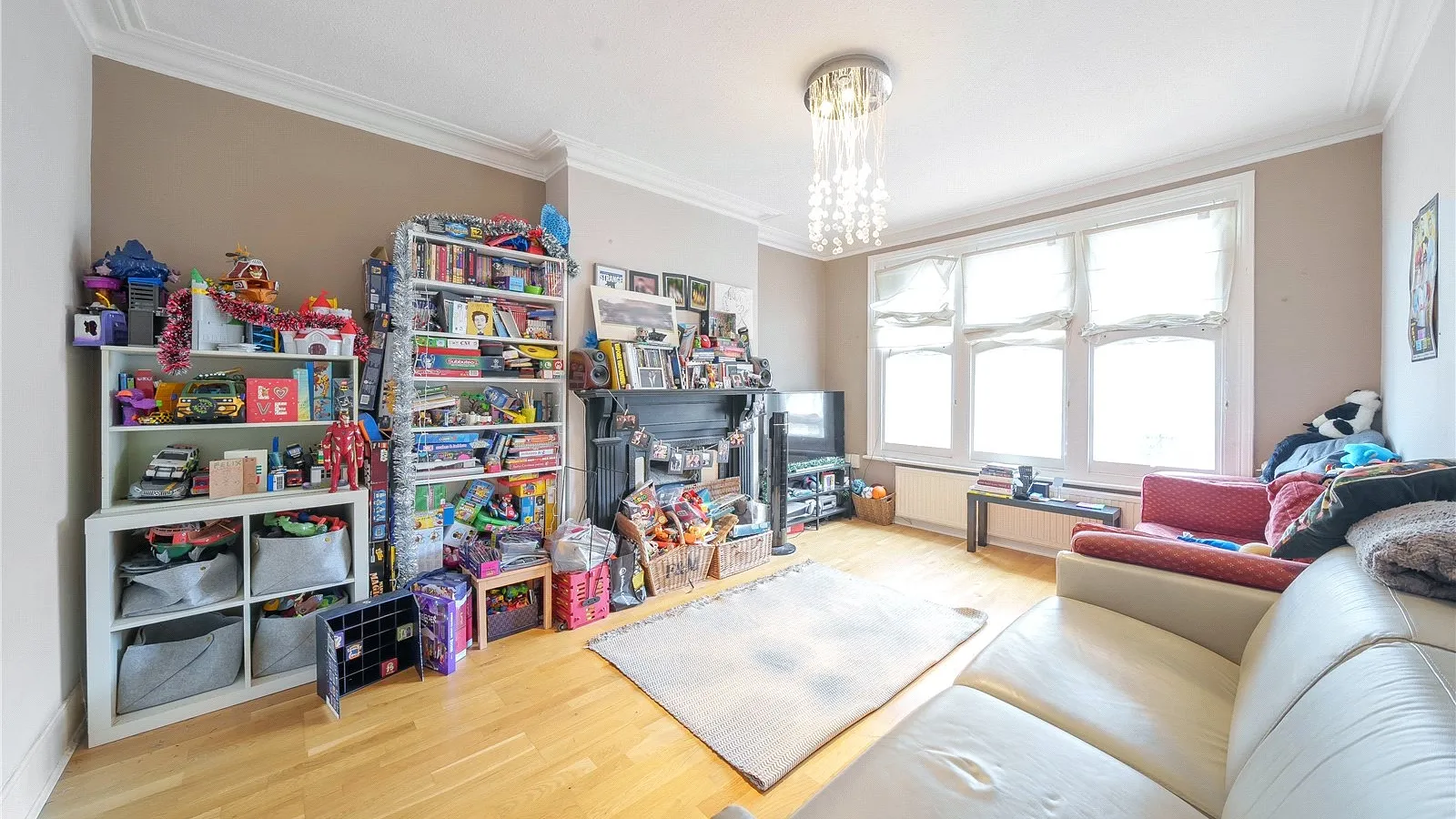 Flat Woodberry Avenue in Greater London