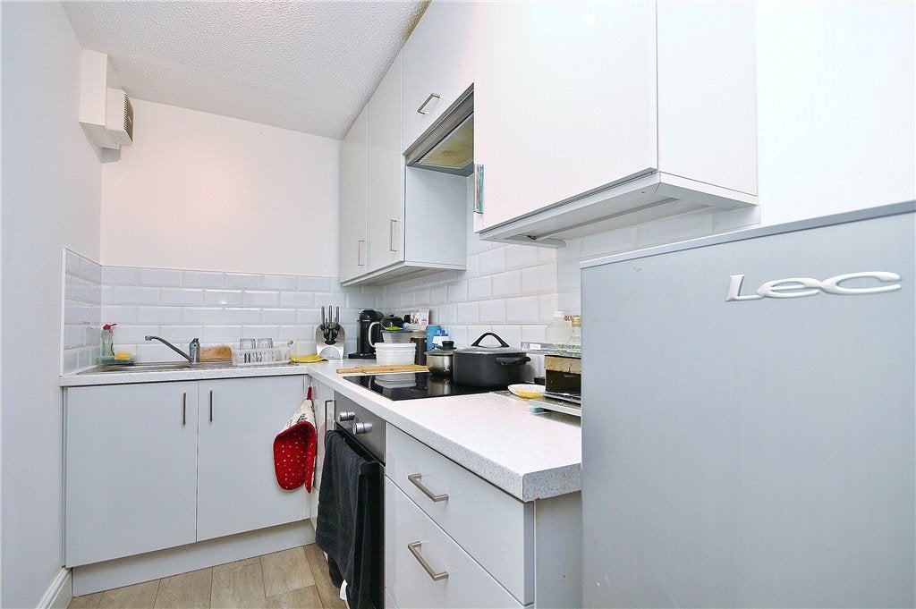 Flat The Oaks in Borough of Spelthorne