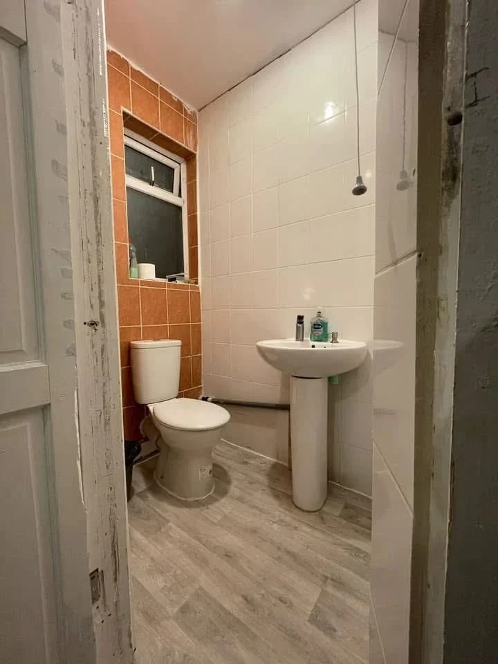 Room Springfield Road in Greater London