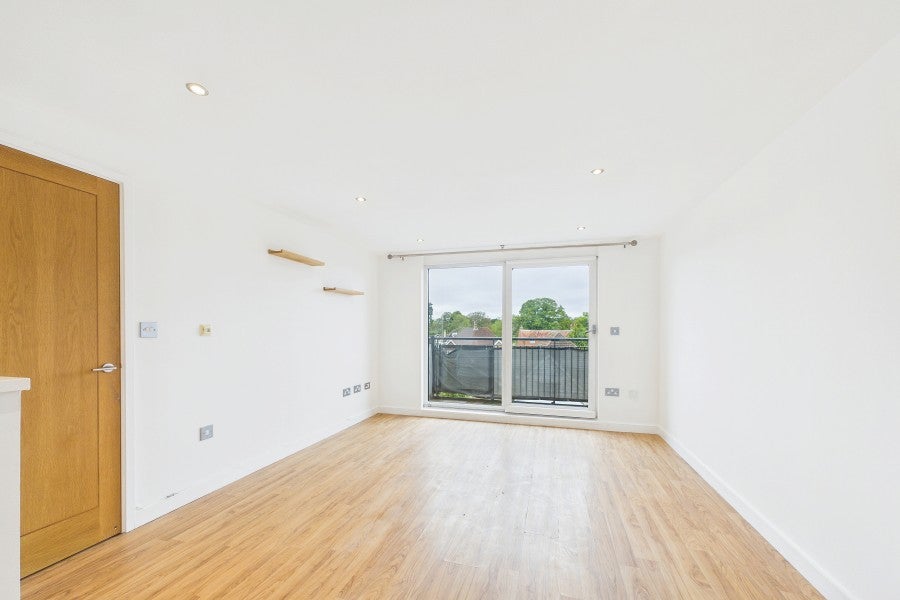 Flat Park Street in Surrey Heath