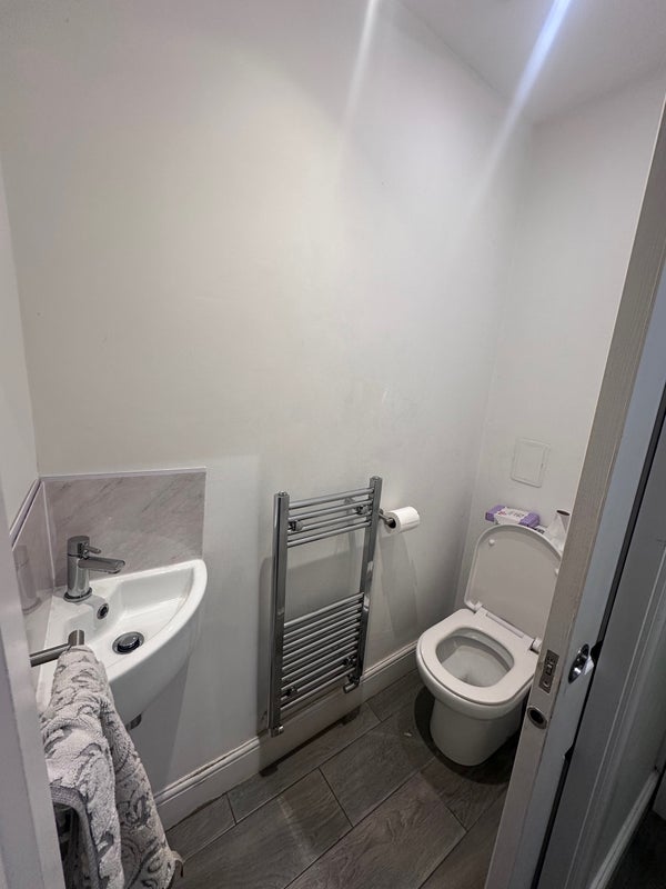 Room Crownfield Road in Greater London