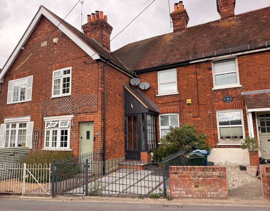 House Hedsor Road in Bourne End