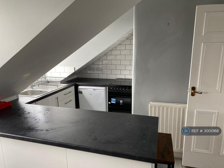 Flat Cambridge Road in Greater London