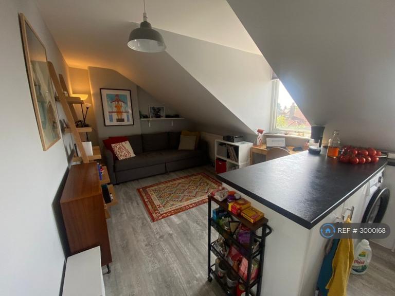 Flat Cambridge Road in Greater London