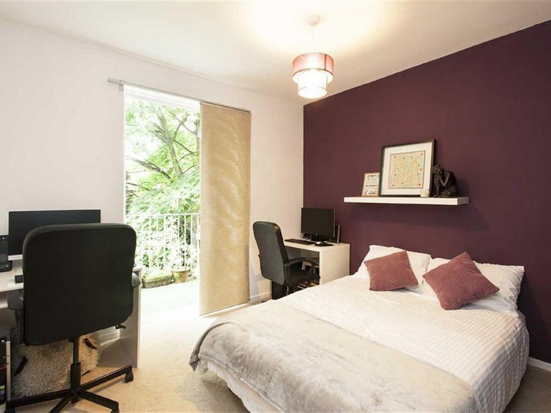 Room Merrivale Court in Nottingham
