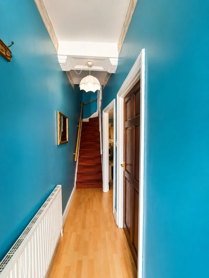 House Francis Avenue in Greater London