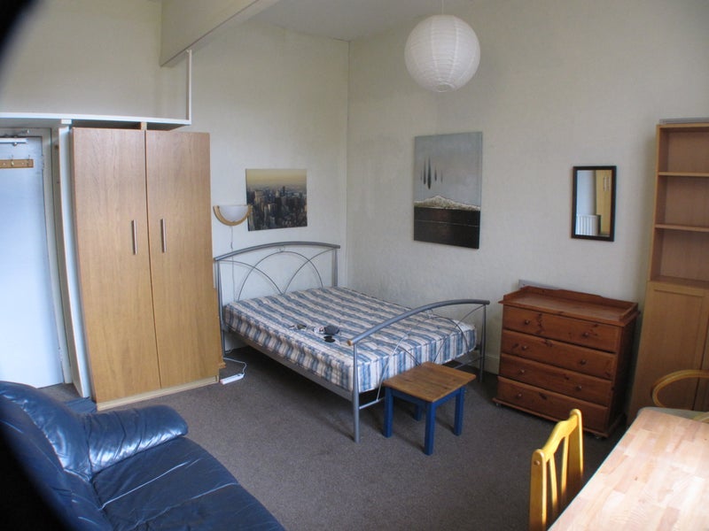 Room Laburnum Grove in Nottingham