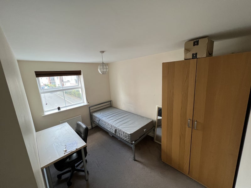 Room Poppleton Close in Coventry