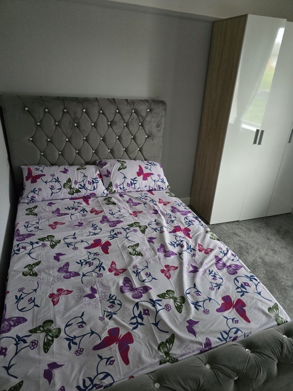 Room Neston Road in Milnrow