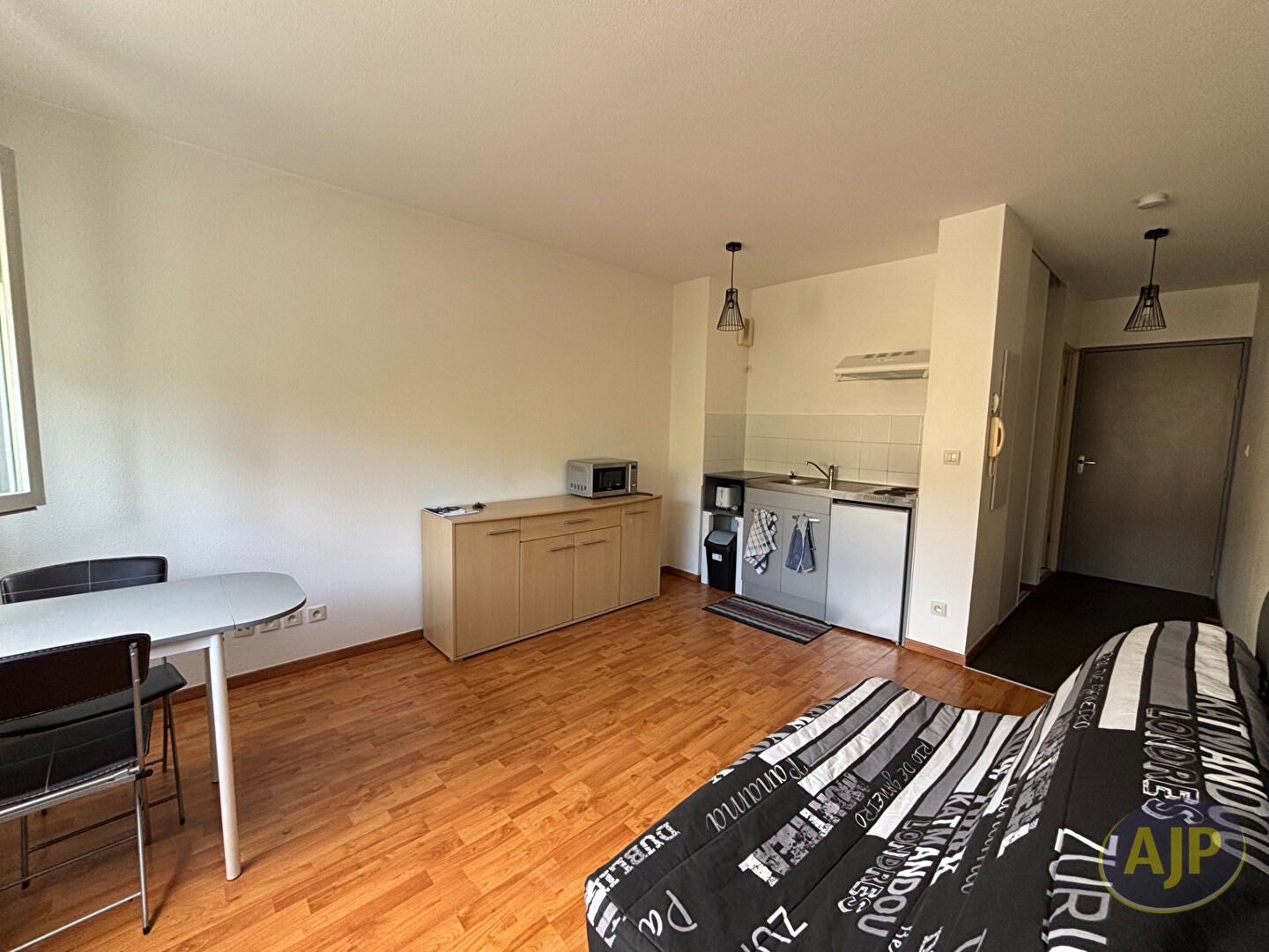 Flat Route de Saint-Germain in Cours-de-Pile