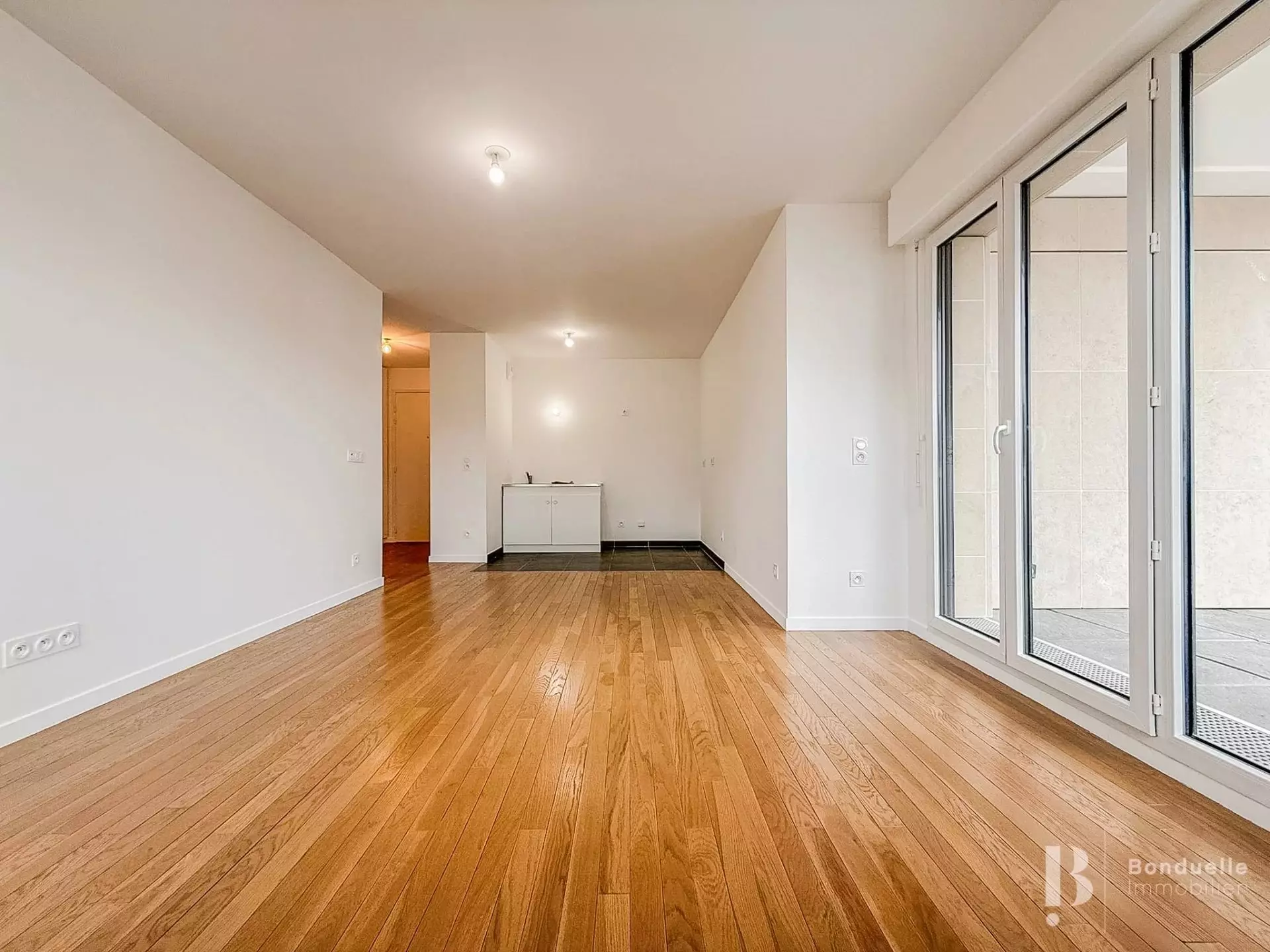 Flat Rue Benoît Malon in Suresnes