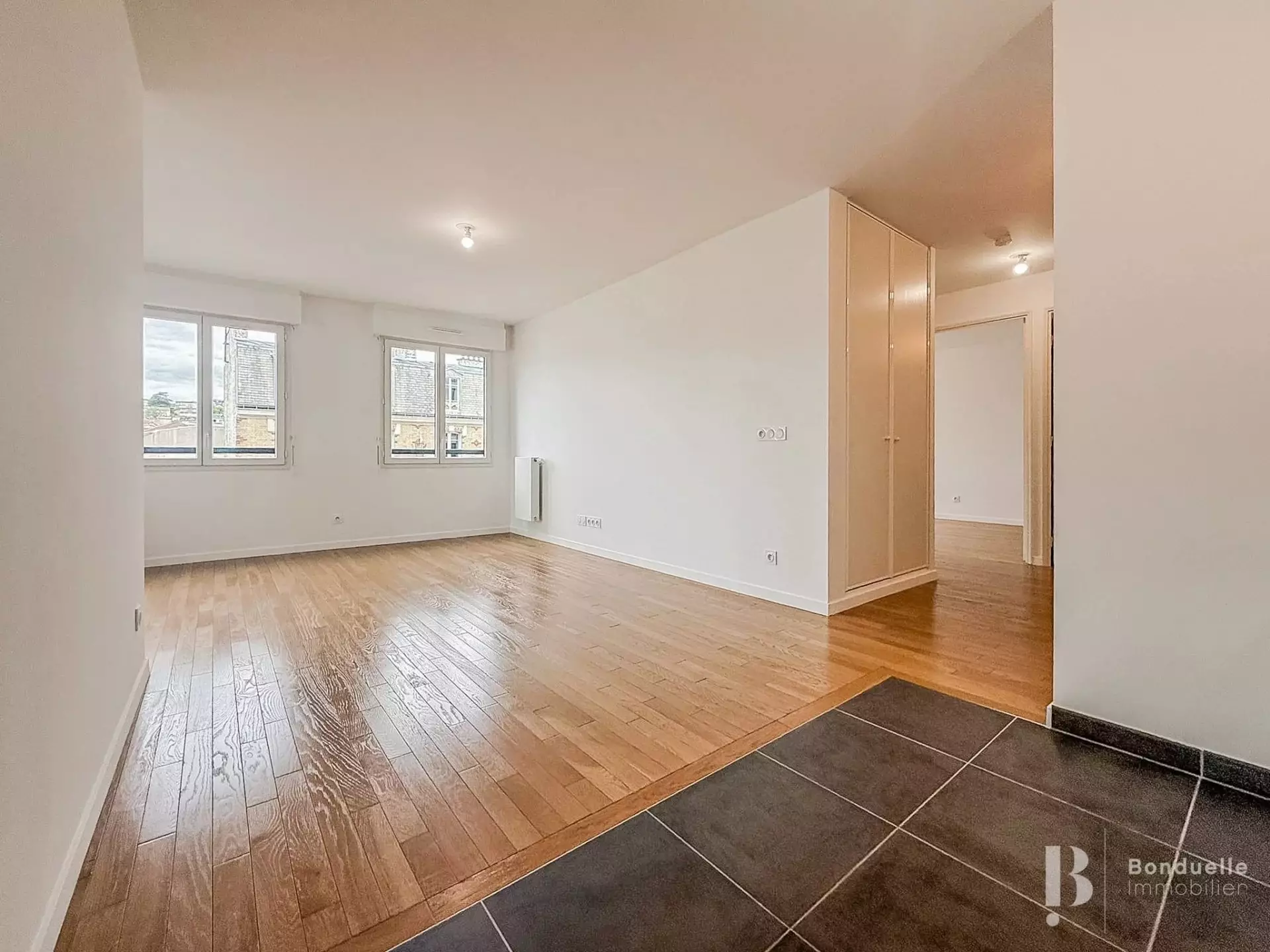 Flat Rue Benoît Malon in Suresnes