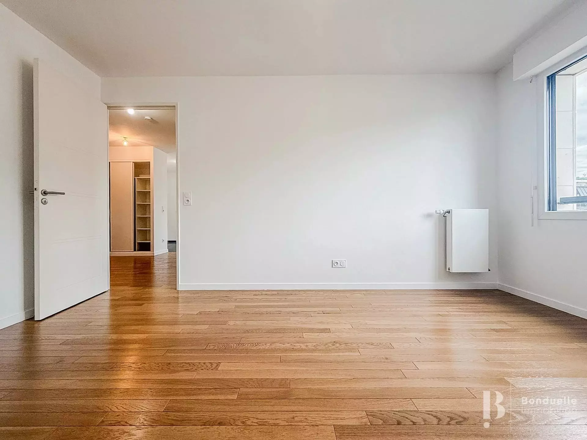Flat Rue Benoît Malon in Suresnes