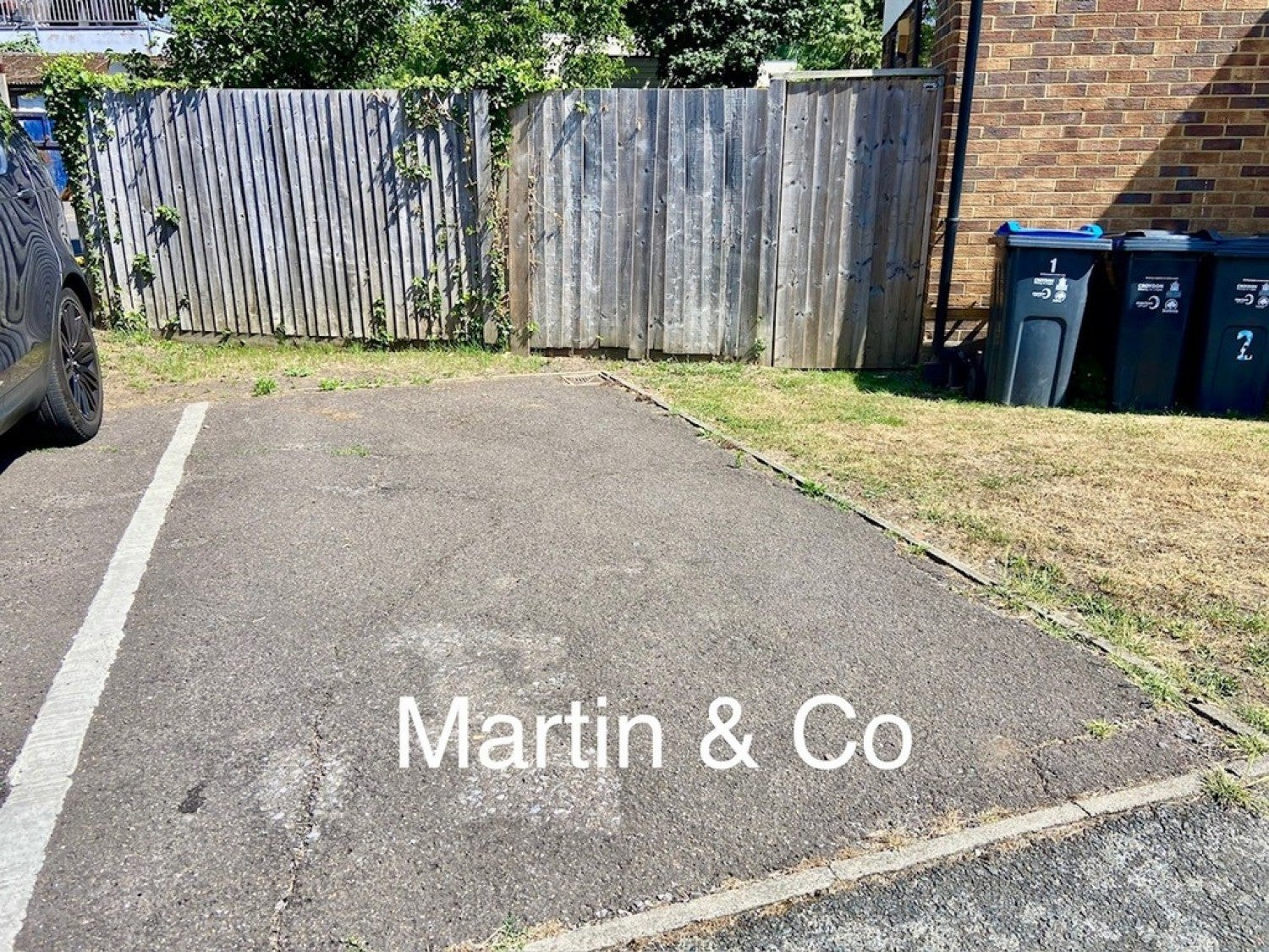 Flat Connaught Gardens in Greater London