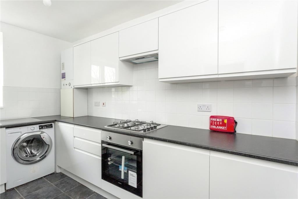 Flat Carnegie Street in Greater London